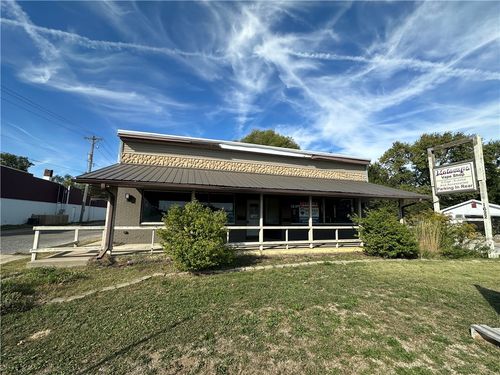 1622 N State St, Westville, IL, 61883-1086 | Card Image