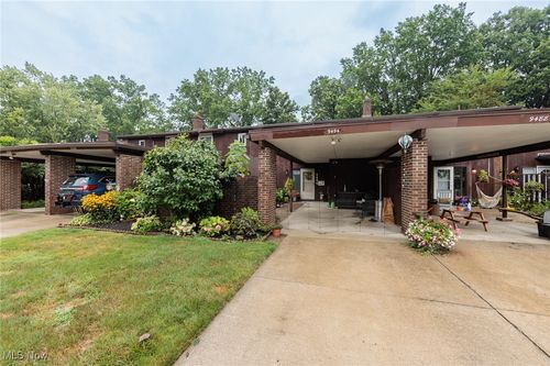 9494 Fernwood Dr, Olmsted Falls, OH, 44138-2604 | Card Image