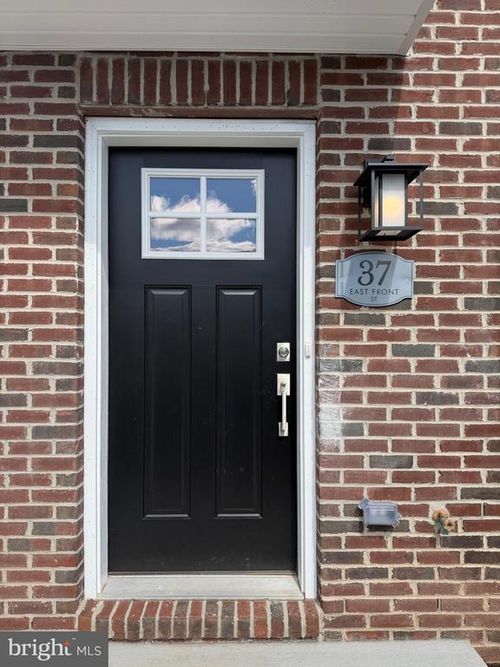 37 East Front Street, BRIDGEPORT, PA, 19405 | Card Image
