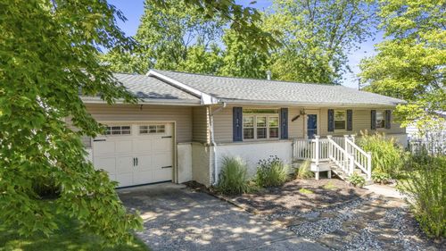 1111 Shore Dr, New Buffalo, MI, 49117-1039 | Card Image