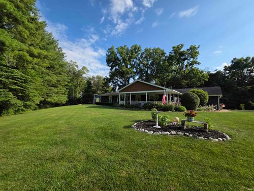 2257 S Hillcrest Drive, Peru, IN, 46970-7306 | Card Image