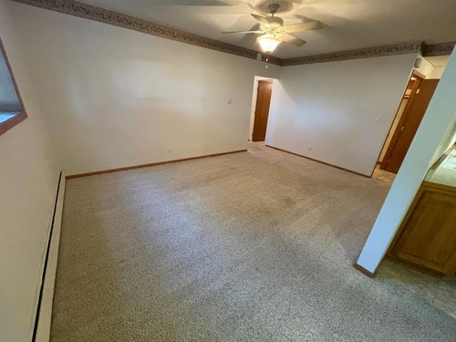 2b-323 N German St, New Ulm, MN, 56073-1655 | Card Image