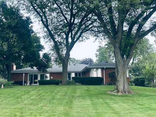 3483 Whirlaway Dr, Northbrook, IL, 60062-6307 | Card Image