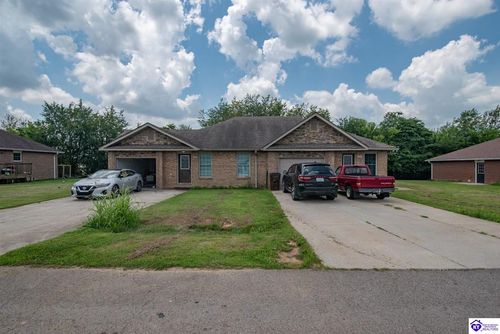 131 Wood Ln, Hodgenville, KY, 42748-1744 | Card Image