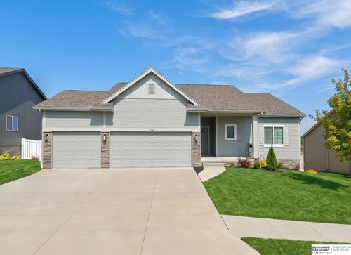 1916 Canyon St, Bellevue, NE, 68123-4922 | Card Image