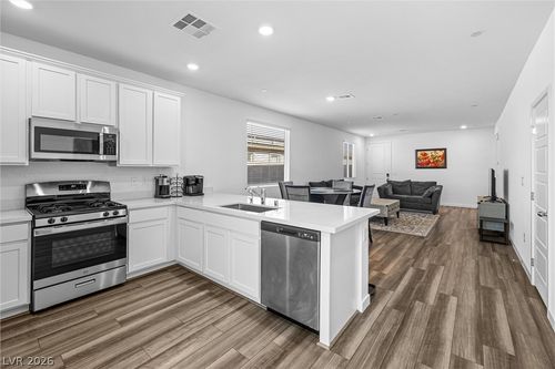 9446 Sequoia Ridge Ave, Las Vegas, NV, 89143-1252 | Card Image