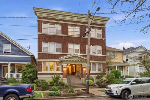 317 18th Ave E, Seattle, WA, 98112-5132 | Card Image