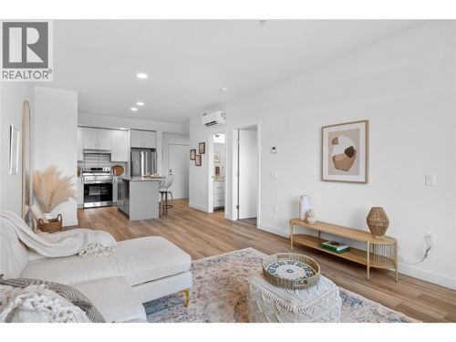 303-1057 Frost Rd, Kelowna, BC, V1W0G7 | Card Image