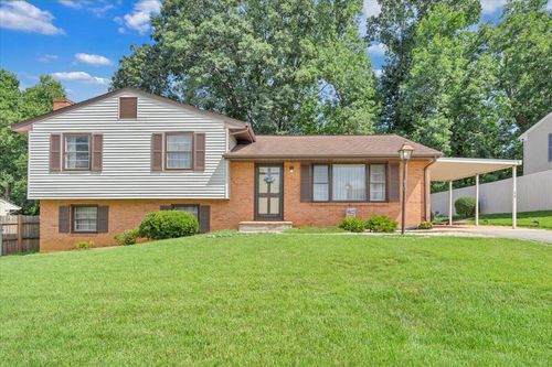 318 Clubhouse Dr, Roanoke, VA, 24019-6110 | Card Image