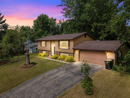 620 Acker Parkway, DeForest, WI, 53532 | Card Image