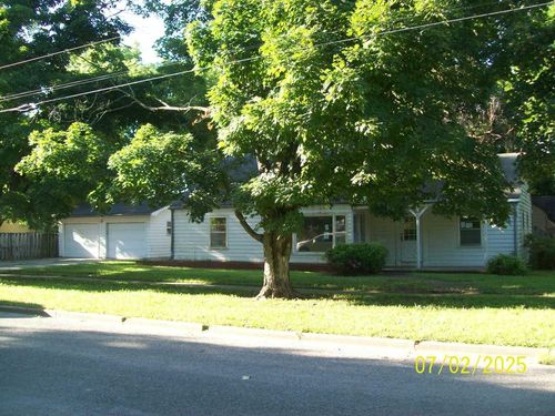 900 Adams St, Fredonia, KS, 66736-1432 | Card Image