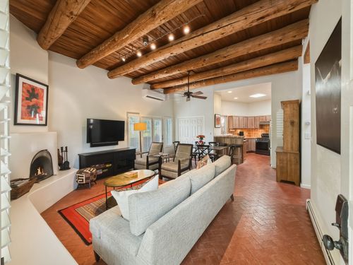 4-701 E Alameda St, Santa Fe, NM, 87501-6418 | Card Image