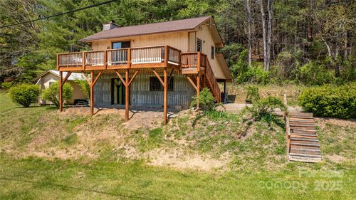 21 Barkers Ln, Clyde, NC, 28721-9396 | Card Image