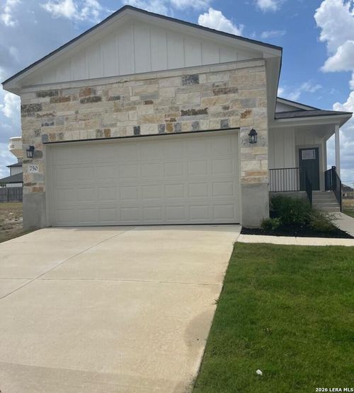 750 Whitman St, New Braunfels, TX, 78130-0611 | Card Image