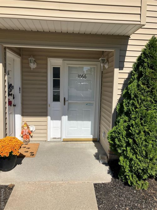 13-1-1066 Maggie Rd, Newburgh, NY, 12550-7026 | Card Image