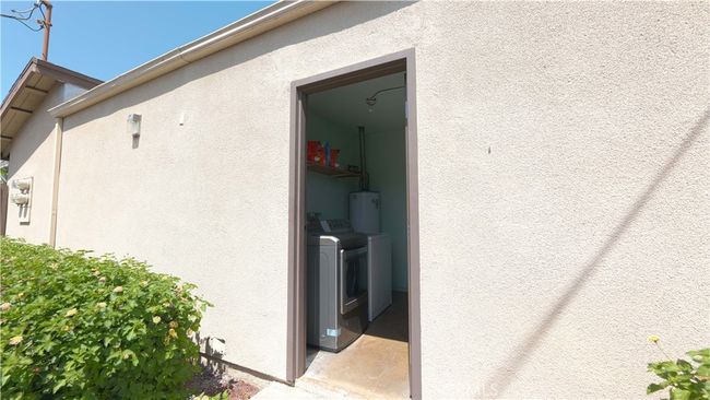 1723 Appleton Way, Condo with 2 bedrooms, 2 bathrooms and 2 parking in Pomona CA | Image 22