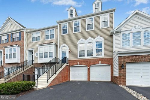 9 Cornerstone Ct, DOYLESTOWN, PA, 18901-2986 | Card Image