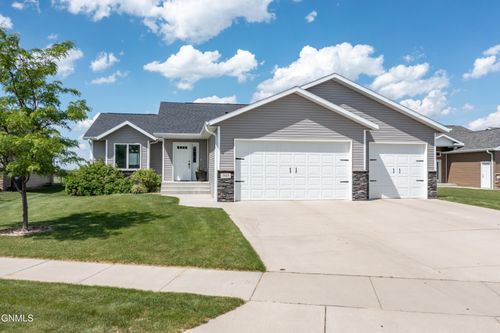3905 Trident Court Nw, Mandan, ND, 58554 | Card Image