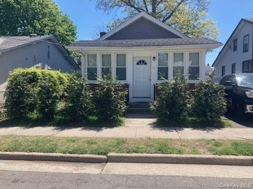76 Van Cott Ave, Hempstead, NY, 11550-2613 | Card Image