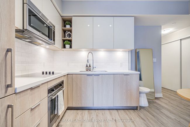 811 - 50 Ordnance St, Condo with 3 bedrooms, 2 bathrooms and 1 parking in Toronto ON | Image 16