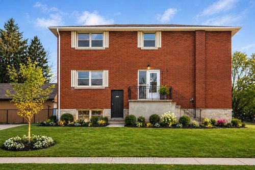 7 Balmoral Dr, Kitchener, ON, N2M2J7 | Card Image