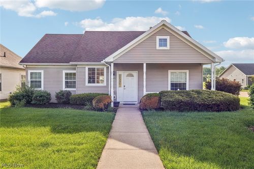 640 Southbay Dr, Wadsworth, OH, 44281-7754 | Card Image