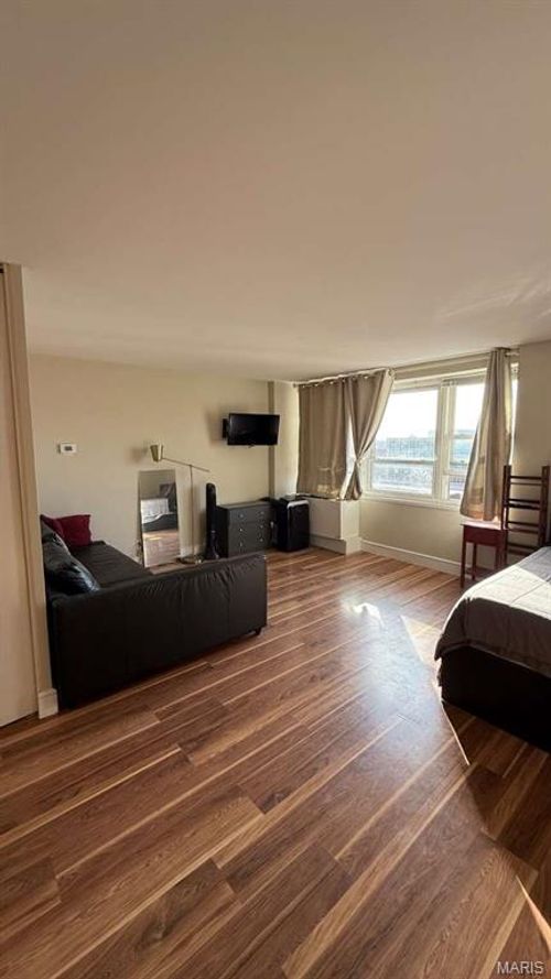 907-210 N 17th Street, St Louis, MO, 63103 | Card Image