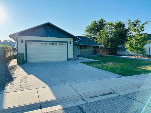 840 Sierra St, Vale, OR, 97918-1707 | Card Image