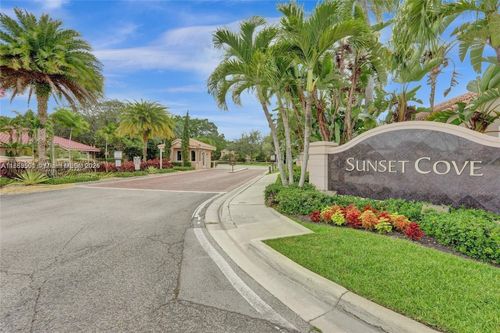 10132 Nw 4th St, Plantation, FL, 33324-7052 | Card Image
