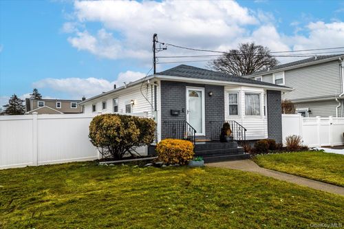153 N Queens Ave, Massapequa, NY, 11758-3009 | Card Image