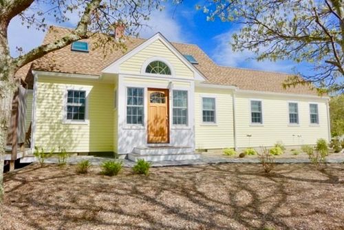 2 Strikers Way, Aquinnah, MA, 02535-1439 | Card Image