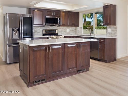 1718 N Avenida Ricardo Small, Tucson, AZ, 85715-5501 | Card Image