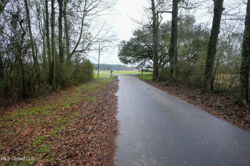 17 Howard Jordan Dr, Petal, MS, 39465-8169 | Card Image