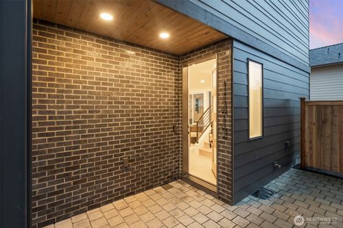 11413 Ne 91st St, Kirkland, WA, 98033-5733 | Card Image