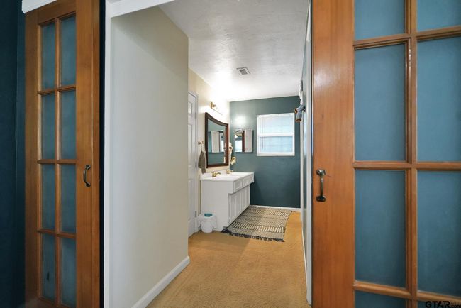 144 Pine Branch Gln, House other with 3 bedrooms, 3 bathrooms and null parking in Holly Lake Ranch TX | Image 23