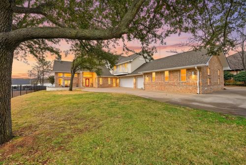 143 Blackfoot Trl, Gainesville, TX, 76240-9509 | Card Image