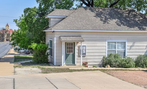 405 S Bridge St, Brady, TX, 76825-4921 | Card Image