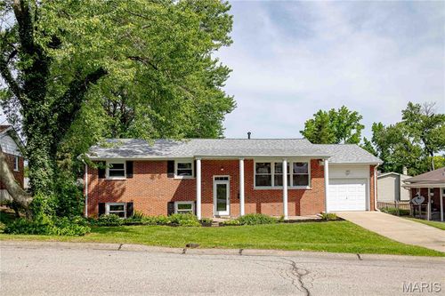 103 Canary Ln, Saint Charles, MO, 63301-1297 | Card Image