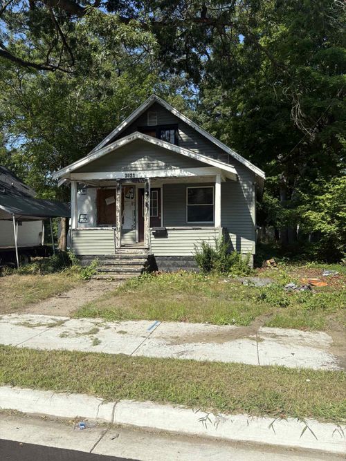 3021 Sanford St, Muskegon Heights, MI, 49444-2901 | Card Image