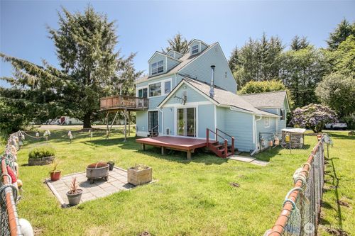 222 Oyehut Rd, Hoquiam, WA, 98550-9611 | Card Image