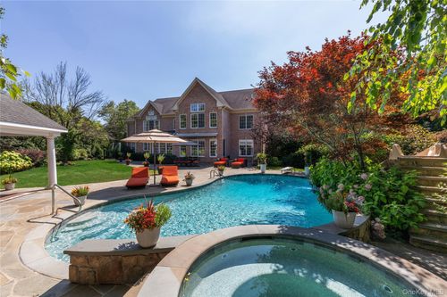 23 Legends Cir, Huntingtn Sta, NY, 11747-5301 | Card Image