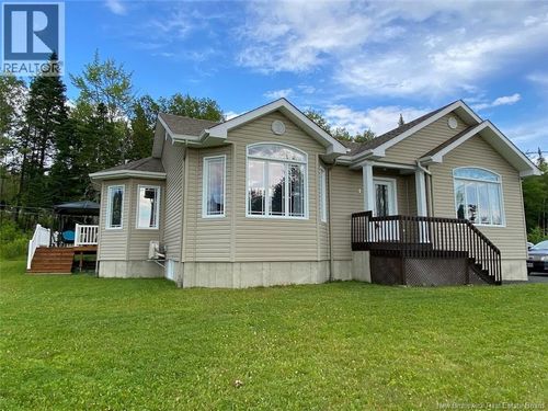 8 Av Des Plaines, Edmundston, NB, E3V4X4 | Card Image
