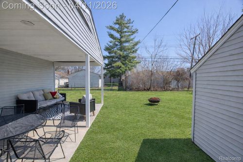 8416 Hugh St, Westland, MI, 48185-1841 | Card Image