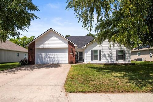 700 Sw Bobcat St, Oak Grove, MO, 64075-7318 | Card Image