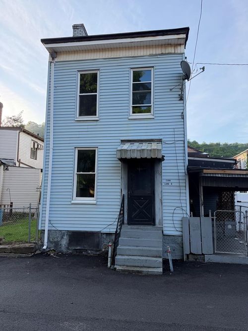 2306 Lane D, Wheeling, WV, 26003-3928 | Card Image
