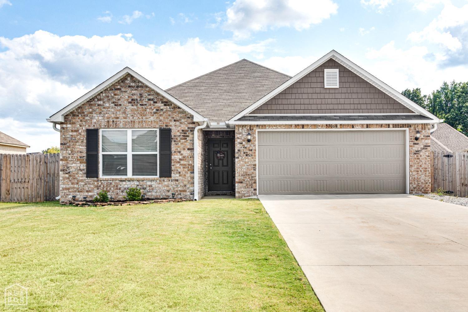 Wendy St, Paragould, AR 72450