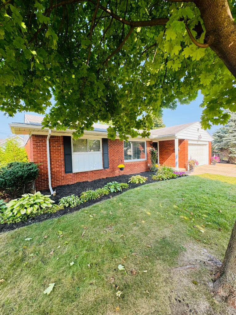 Howell St, Livonia, MI 48154