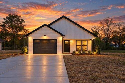 190 Green Meadow Dr, Smithville, TN, 37166-3034 | Card Image