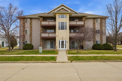 unit-11-560 Penn Ct, North Liberty, IA, 52317-9670 | Card Image