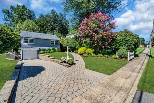 68 Hillside Ave, Florham Park, NJ, 07932-2404 | Card Image